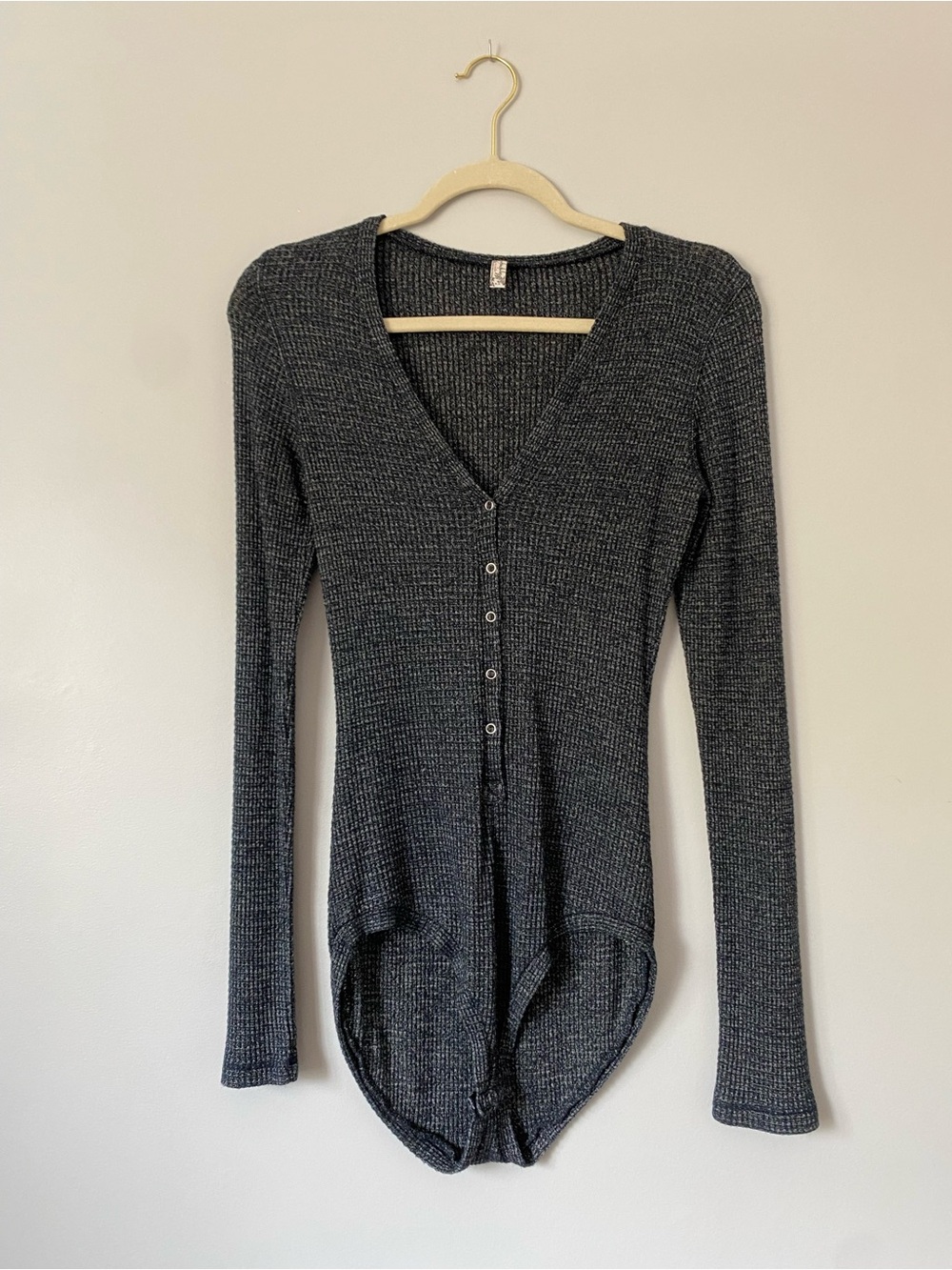 Free People charcoal heathered waffle-knit long sleeve bodysuit/top size M